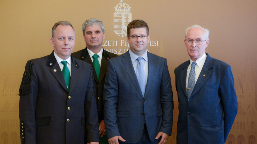 Augusztus 20-ai nemzeti ünnepünk alkalmából Magyarország Köztársasági Elnöke állami kitüntetésben részesítette a bányászati vezetőket